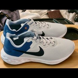 10.5 - Nike Revolution 6 FlyEase Next Nature, Blue & White.  Condition:  New
